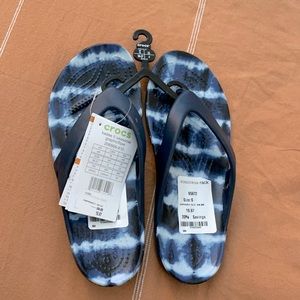 Crocs flip flops, size 6, new with tags